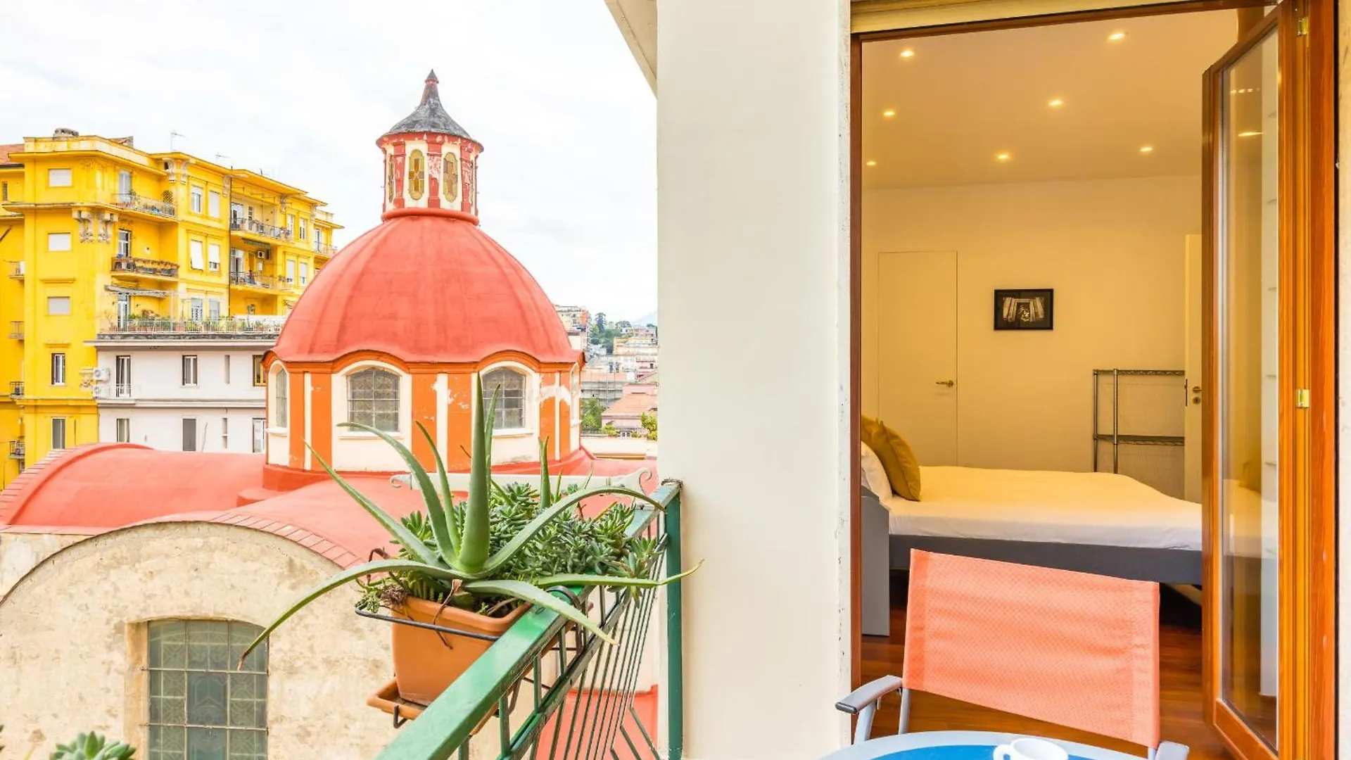 Colonna Classic Style Apartment By Wonderful Italy Naples