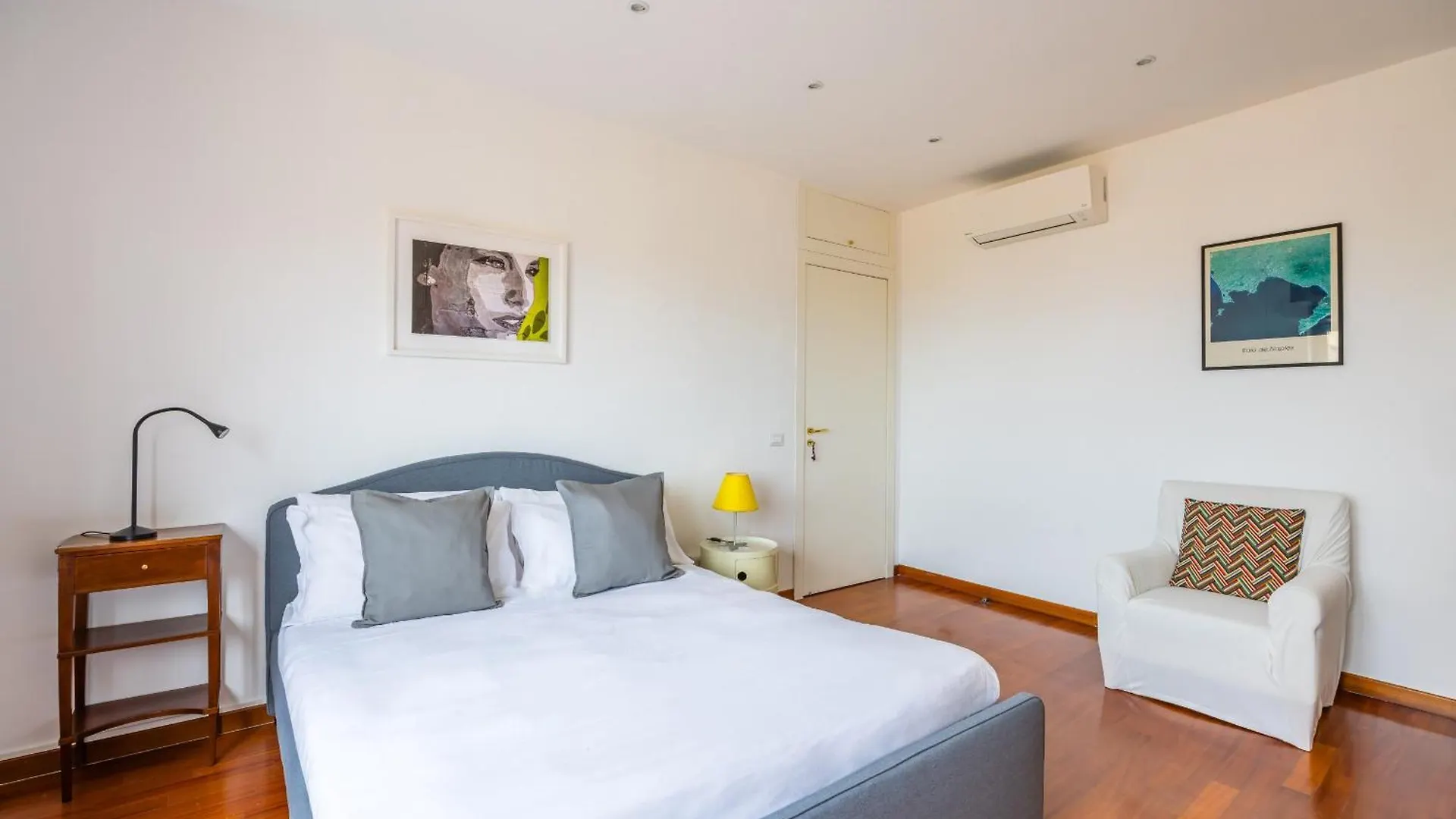 Colonna Classic Style Apartment By Wonderful Italy Naples