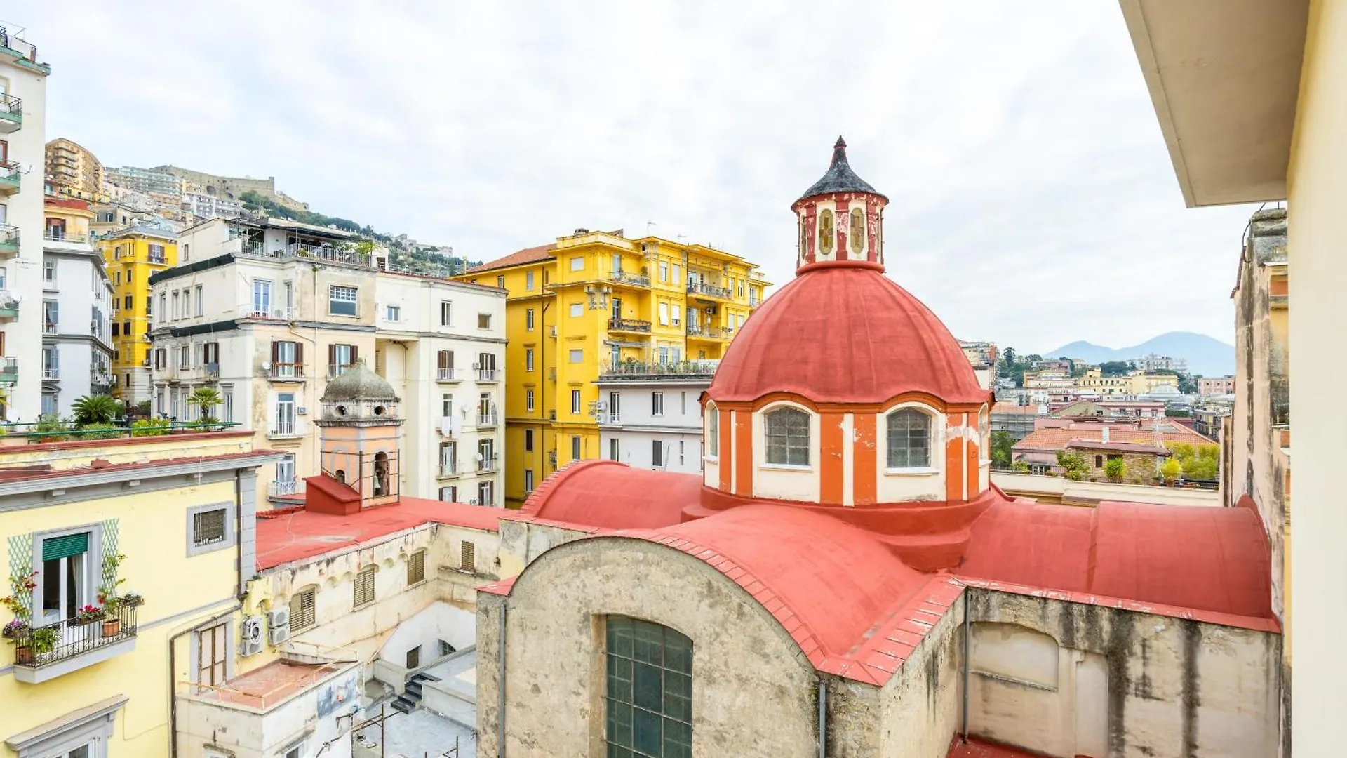 Colonna Classic Style Apartment By Wonderful Italy Naples
